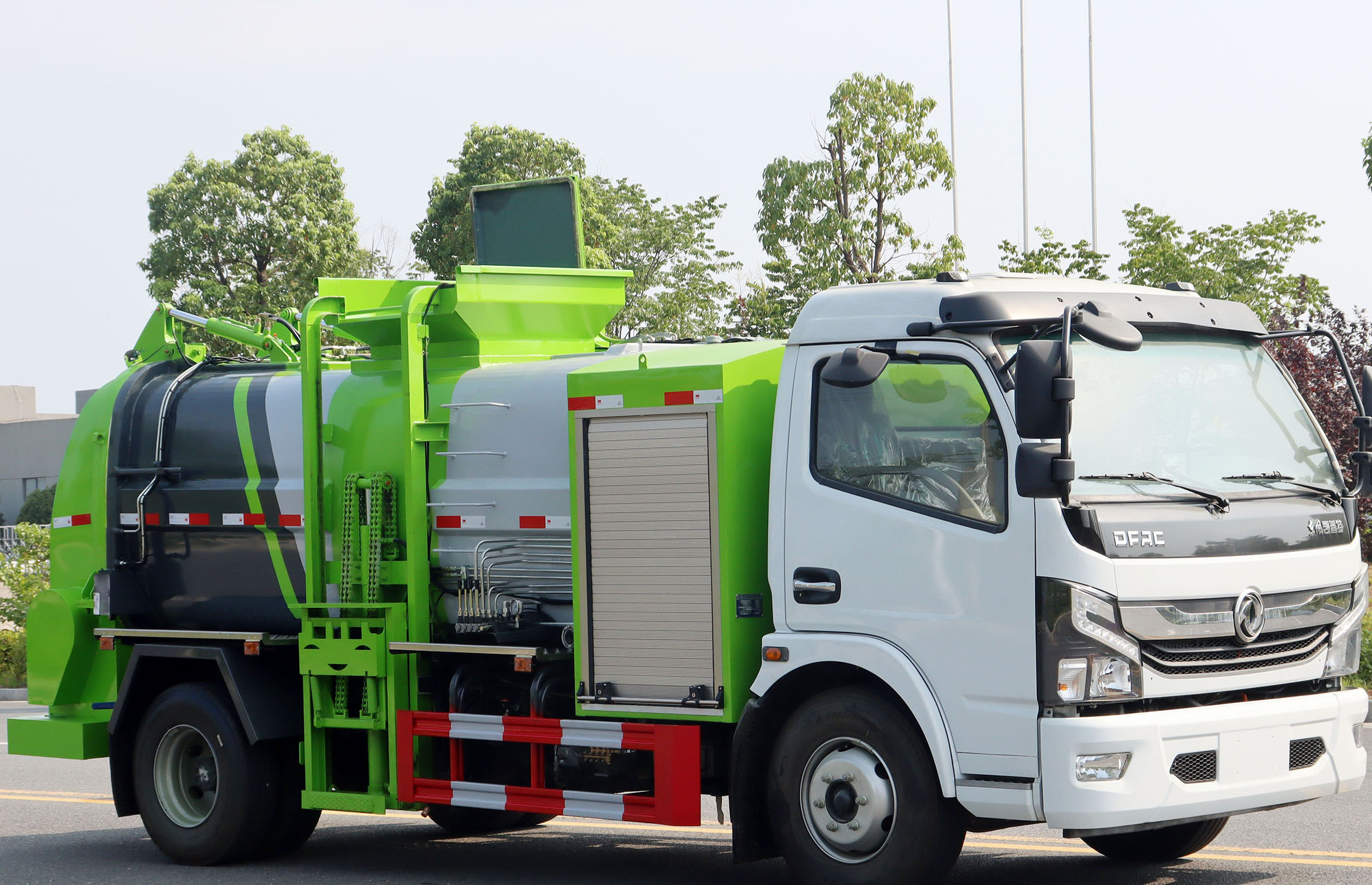 東風凱普特5方純電動餐廚垃圾車