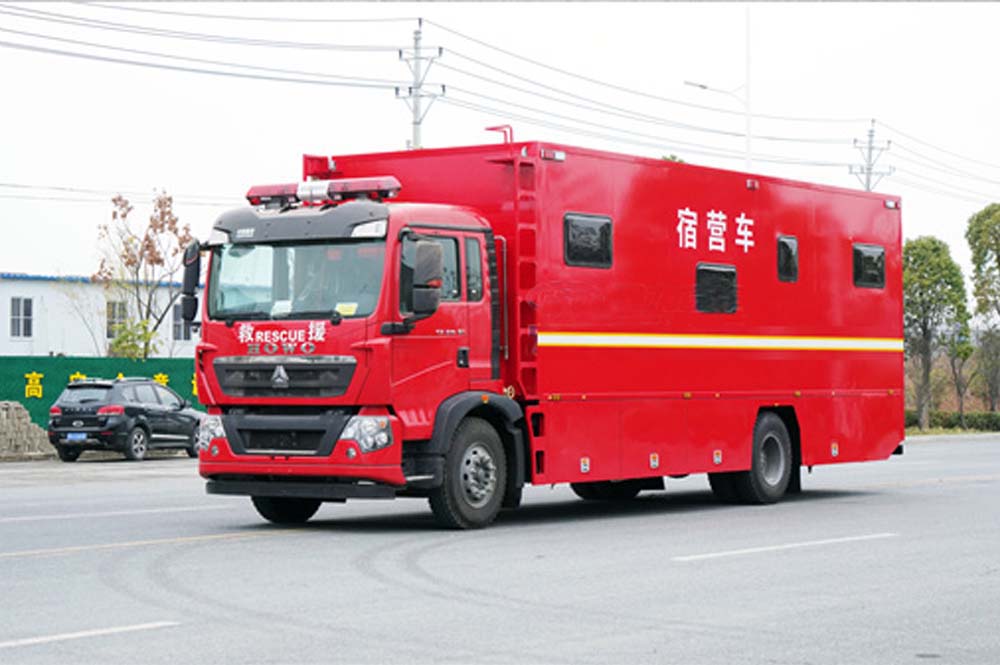 重汽單橋6人宿營(yíng)車