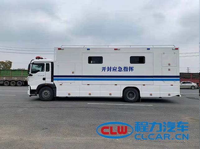 重汽20人應(yīng)急指揮車圖片4